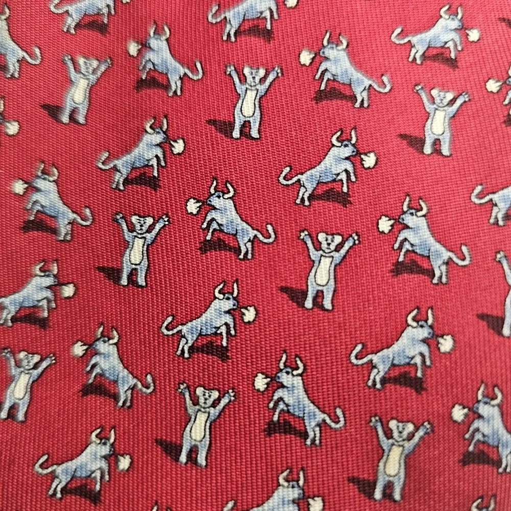 Vineyard Vines‎ Men's Tie Bull & Bear Stock Market Red Silk 3.25